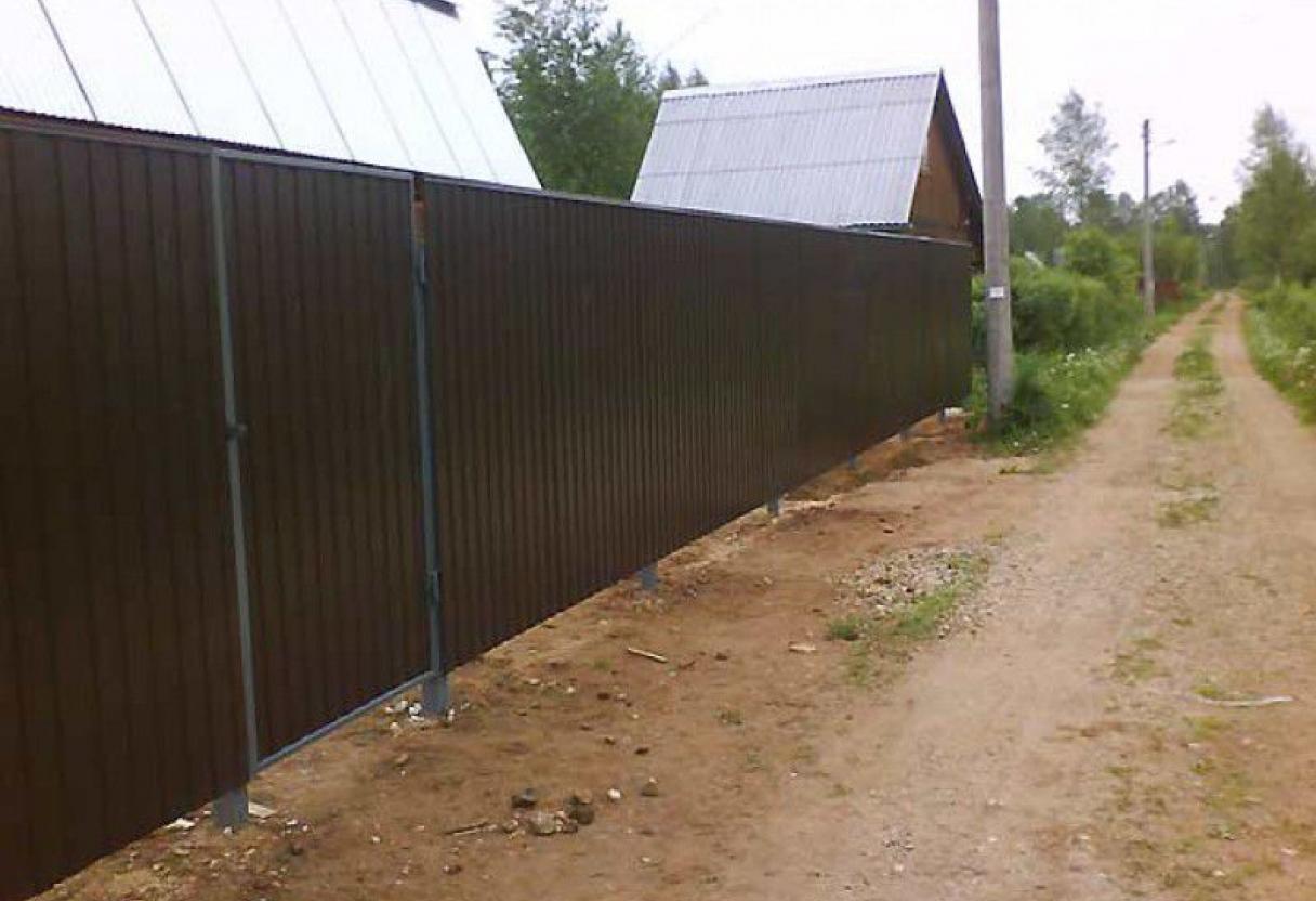 Забор из профнастила под ключ от компании "Новые Заборы"